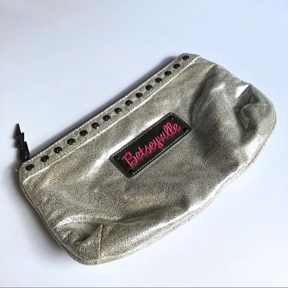 SOLD Betsey Johnson Betseyville Silver Clutch - Picture 2 of 7